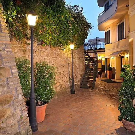 Alessandrino 3*